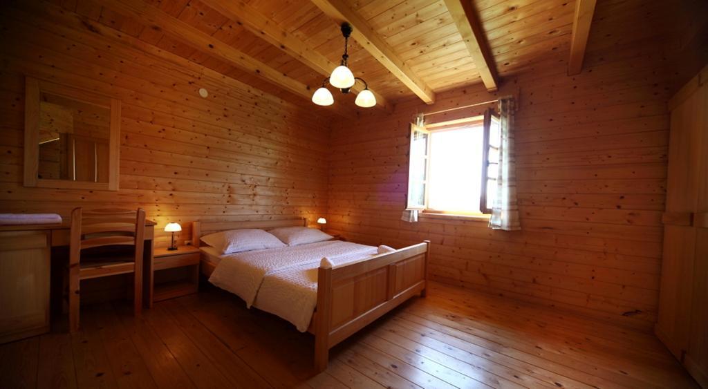Holiday Homes Eko Klanac Rakovica Δωμάτιο φωτογραφία